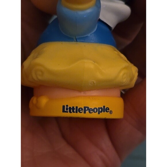 Fisher Price Little People Figures Snowhite Single Doll Replacement 2" Long Toy - Picture 6 of 8